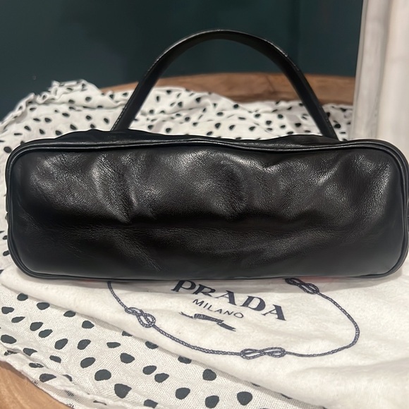 🎀Prada pink and black ribbon handbag! - Picture 4 of 10